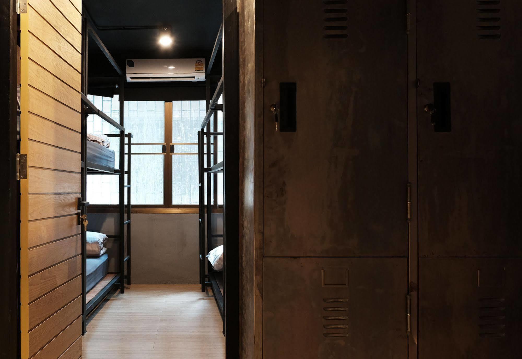 Nap@Pan Hostel Silom Бангкок Екстер'єр фото