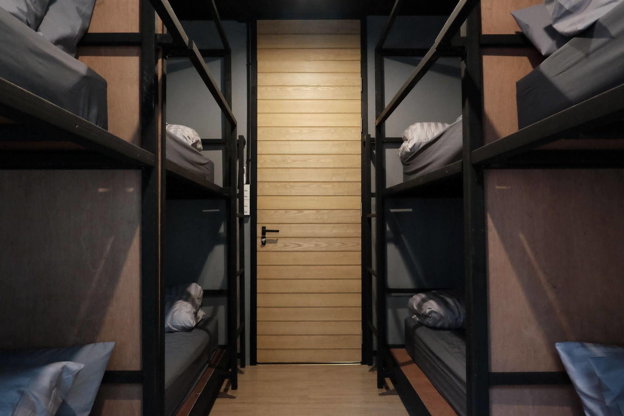 Nap@Pan Hostel Silom Бангкок Екстер'єр фото